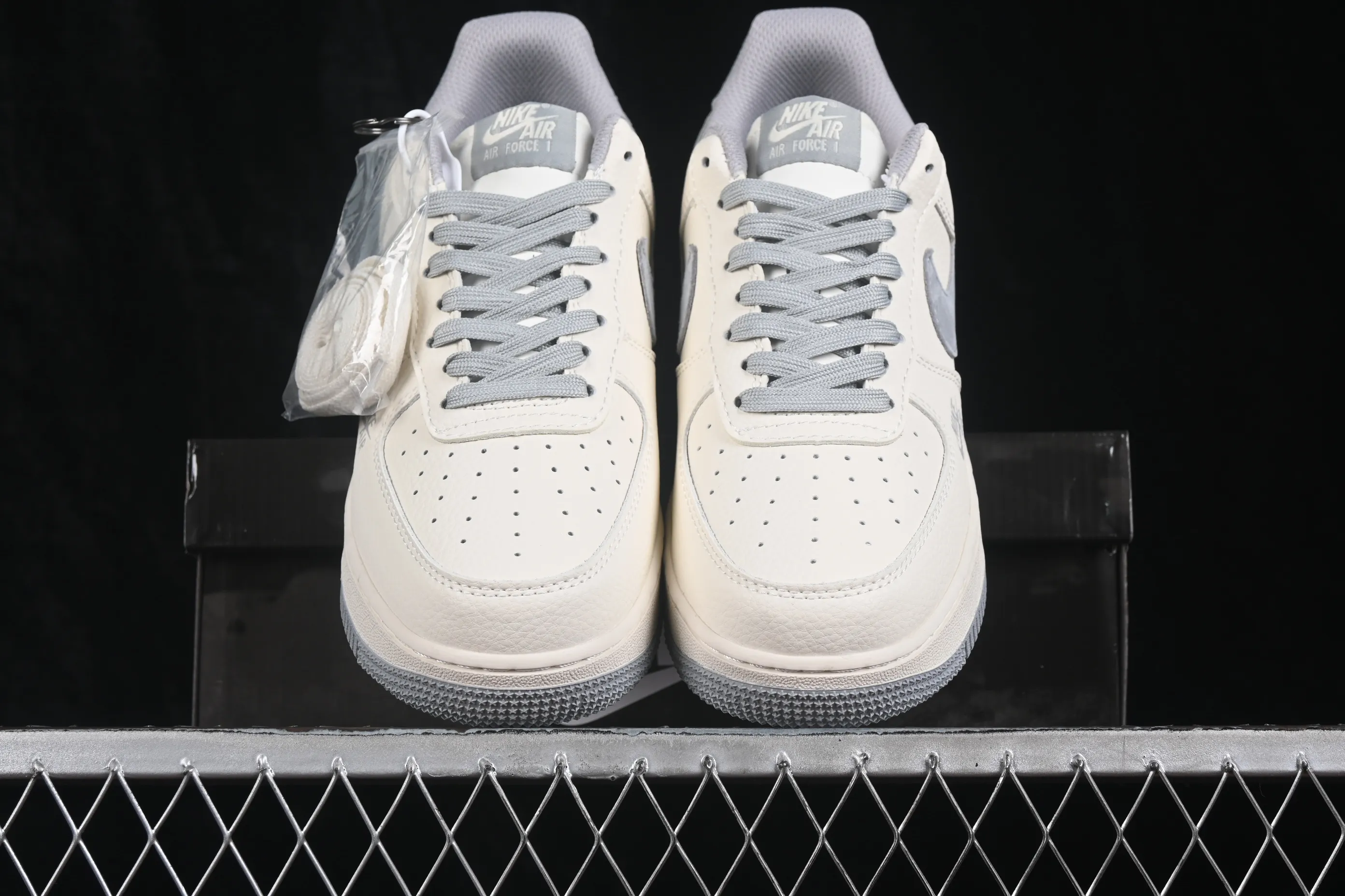All categories Nk Air Force 1 Air Force series Nk Air Force 1 Low Air Force low-top Nike Air Force 1'07 Low joint model Air Force 1 low-top casual sneakers DN1688-824